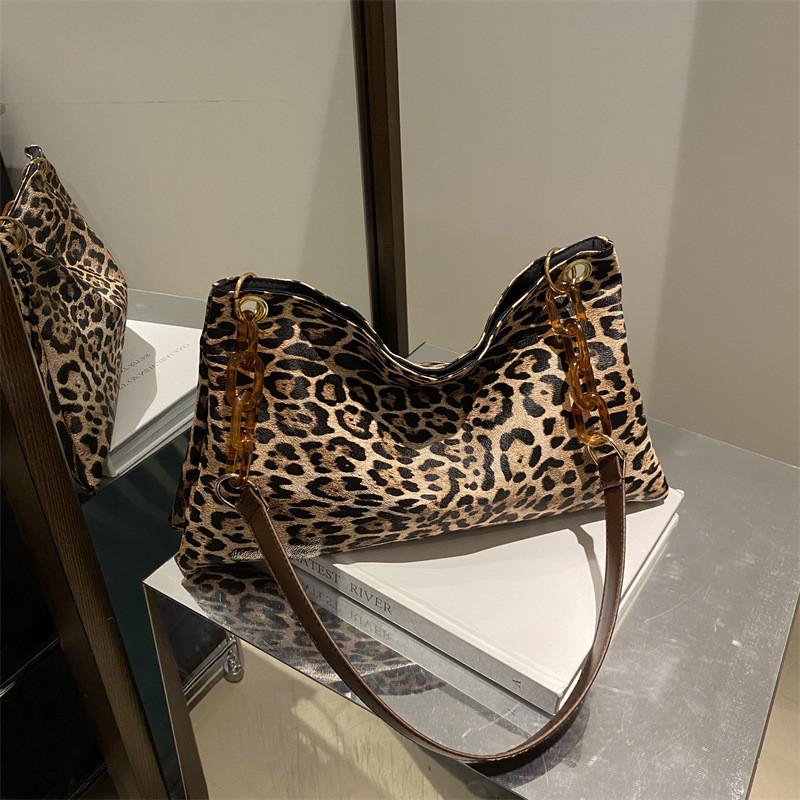 Stylish And Trendy Korean Style Large Capacity Women's Casual Tote Bag In Black And Brown