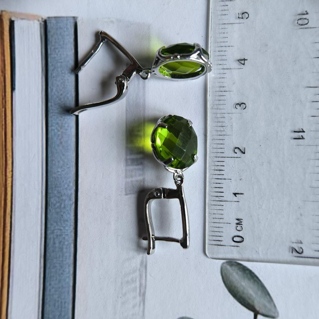 Silver Earrings with Chrysolite (60002315)