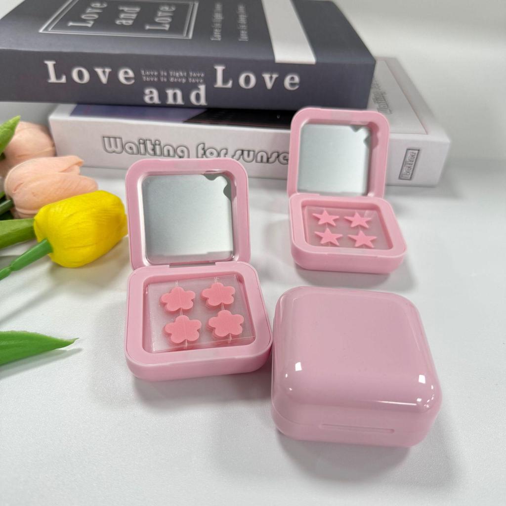 Zrcadlo na líčení ve hvězdném stylu s růžovým čtvercovým pouzdrem a hydrokoloidními náplasti na akné ve tvaru mráčku