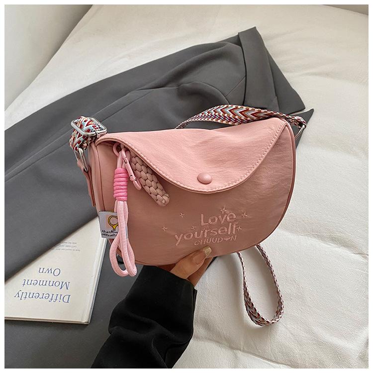 

This year s popular bag women s bag 2025 new fashion casual messenger bag niche texture canvas shoulder dumpling bag