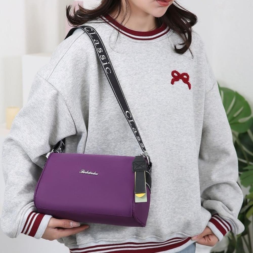 Korean Style Zipper Dumpling Bag Large Capacity Sports Crossbody Bag Nylon Shoulder Bag Outdoor