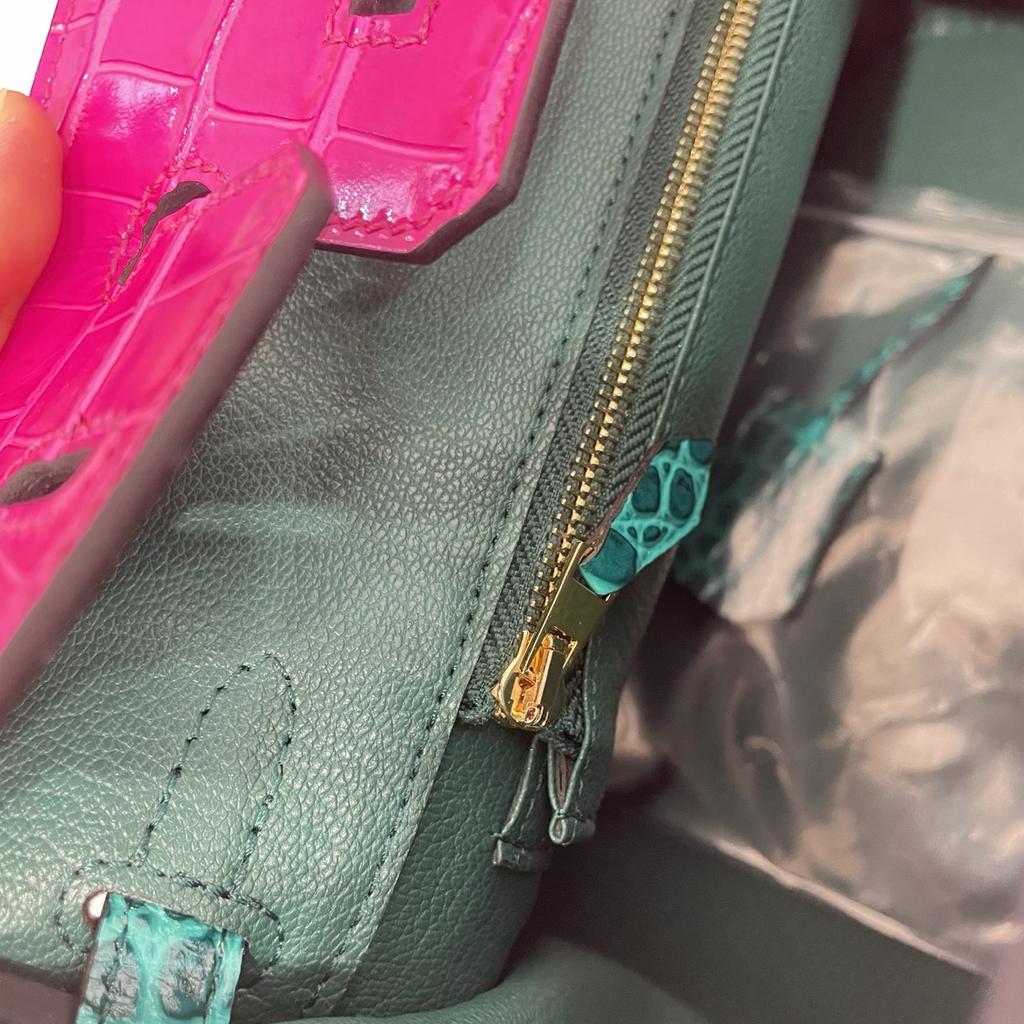 2025 Explosive Color Matching American Crocodile Pattern Platinum 25/30. Full-pair Version Strapless High-end Fashion Portable Women's Bag