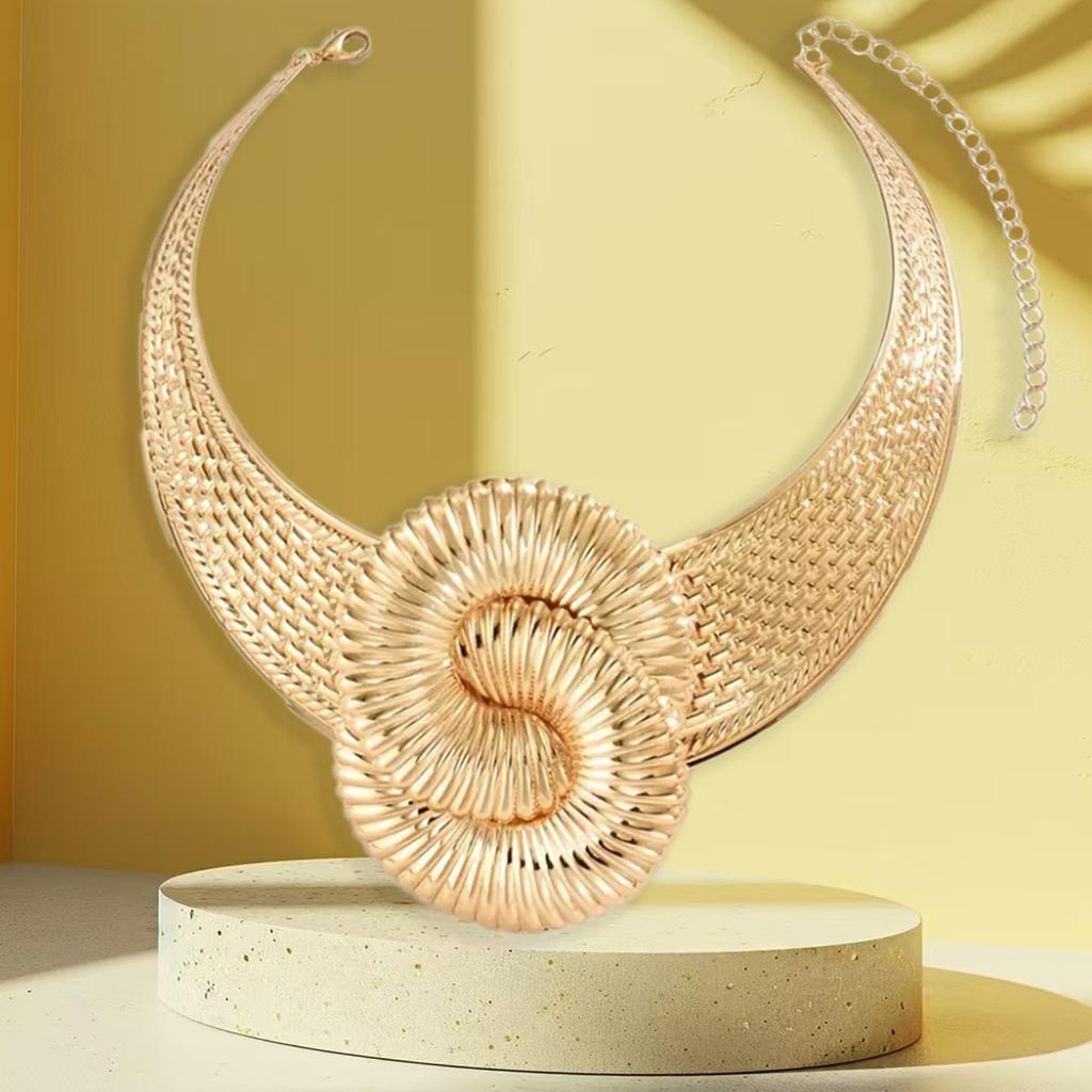 Vintage Geometric Twisted Thread 8 Digital Flower Collar Personality Exaggerated Corrugated Women's Necklace