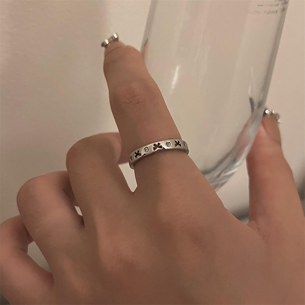 Adjustable Silver Bow Ring - Chic & Unique Design for Women