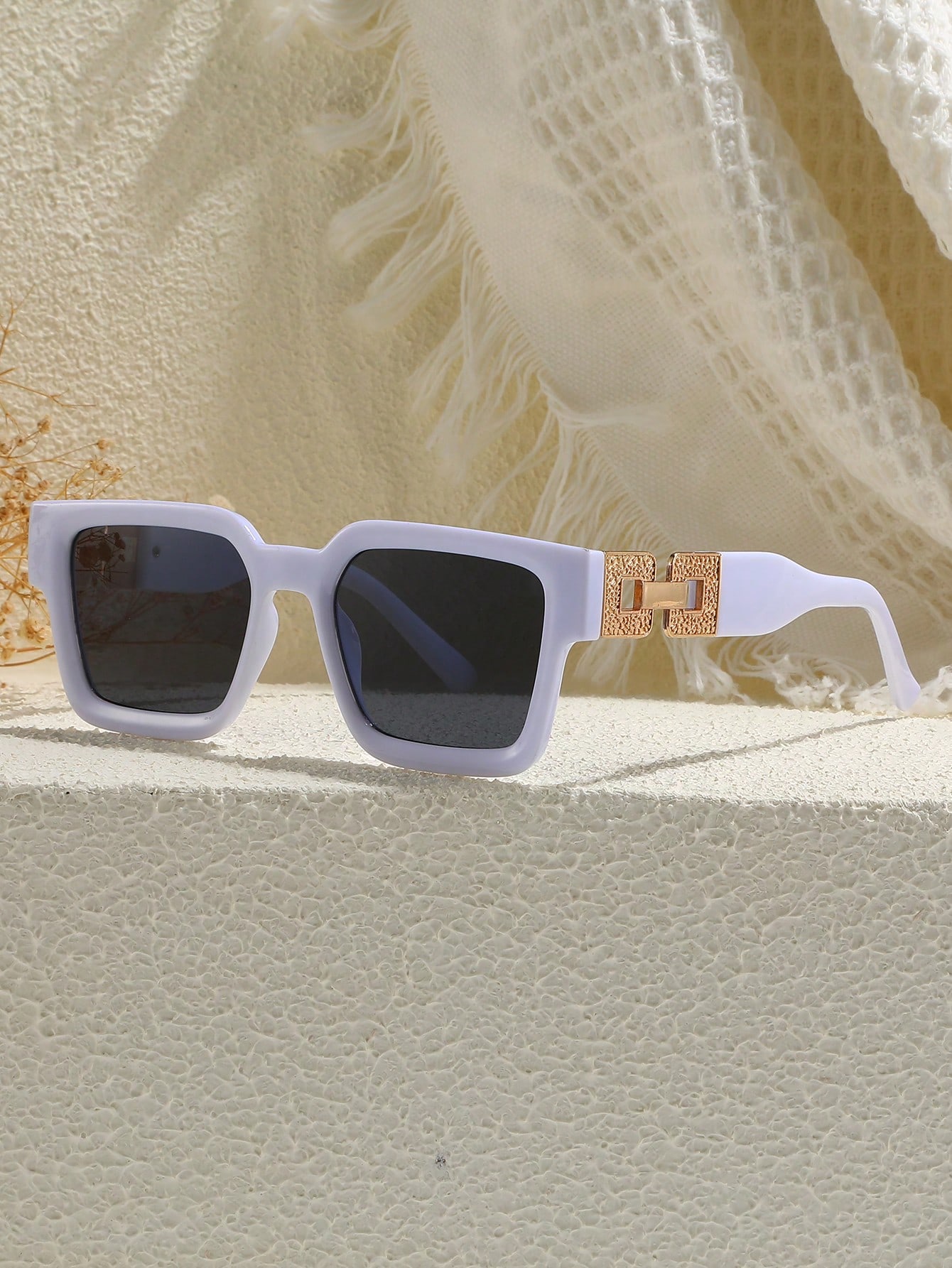 

1 шт. Классические модные квадратные женские солнцезащитные очки с ажурной оправой для мужчин, повседневные очки, аксессуары для очков.