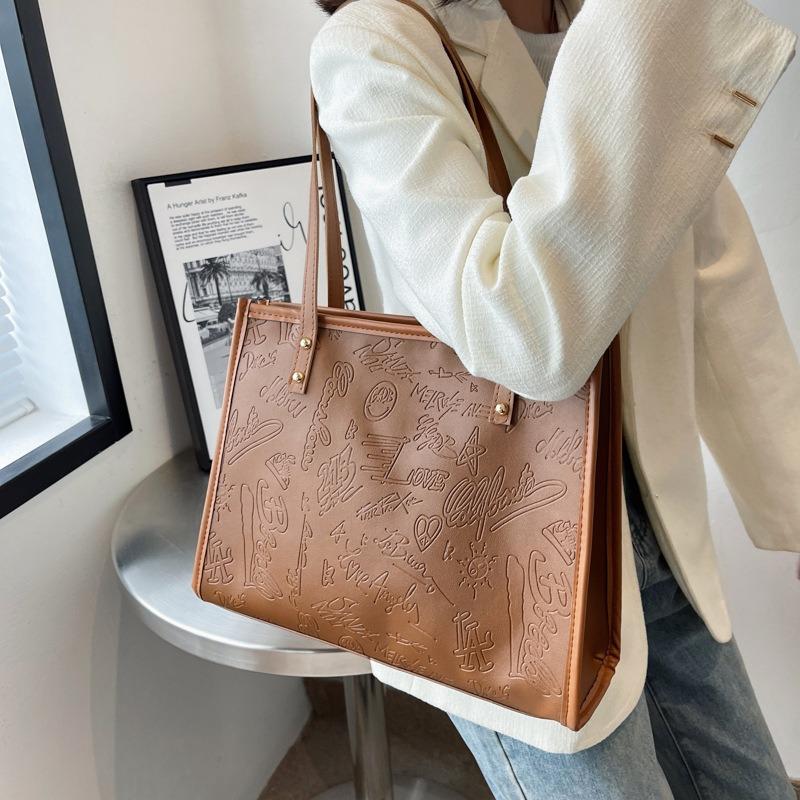 Women's bag New trendy fashion bag Female college student class bag Large capacity office worker shoulder handbag