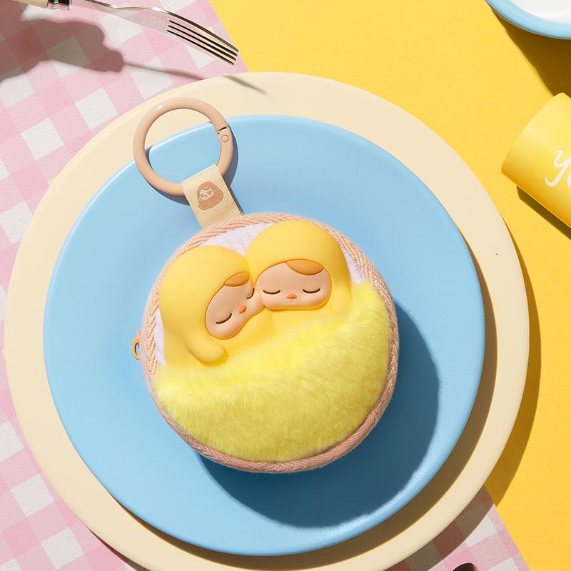 New POP MART PUCKY Egg Bean Collection Beech Earphone Case Trend Based Products 8cm PPMT-2506-0058
