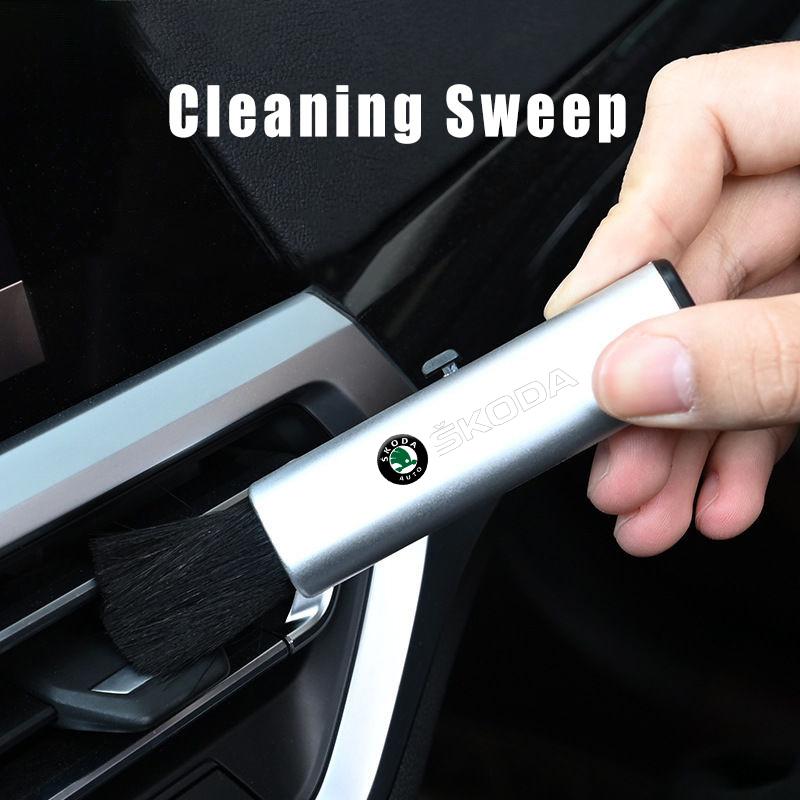 rdkbe8 Retractable Car cleaning brush Car Dashboard Cleaning Tools For Skoda Kodiaq Fabia Kamiq Karoq Octavia 3 A5 A7 Rapid Scala Kami