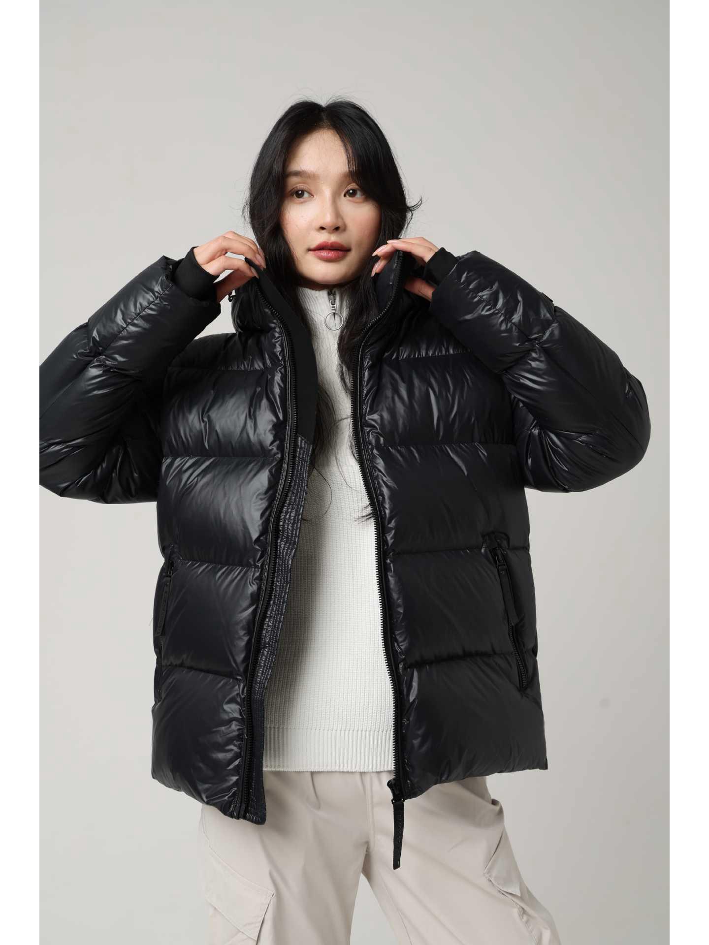 

Зимняя пуховая куртка с капюшоном 2025 года, черная с золотом и белым, из пуха белой утки - Ветрозащитная и теплая M чёрный