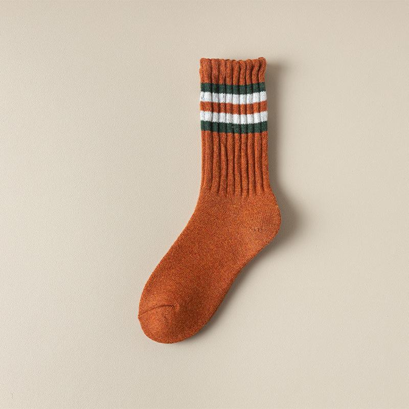 

Женские осенне-зимние вельветовые утолщенные теплые носки с четырьмя полосками до колена из шерстяного ворса 1 pair красный