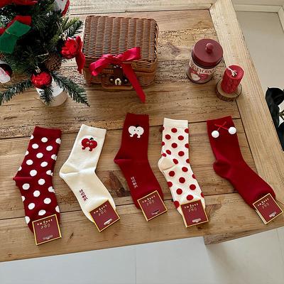 Neujahr Roter Apfel Ein Fröhlicher Hase Samtsocken Neujahr Rote Serie Lässige Vielseitige Stacksocken