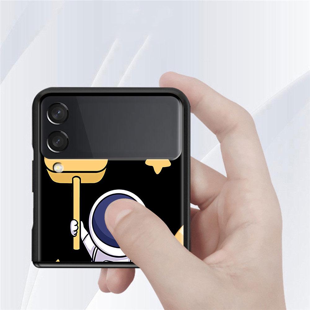 Case For Samsung Galaxy Z Flip 3 4 5G Black Hard PC Phone Housing Z flip4 Luxury Segmented Cover Cute Astronaut