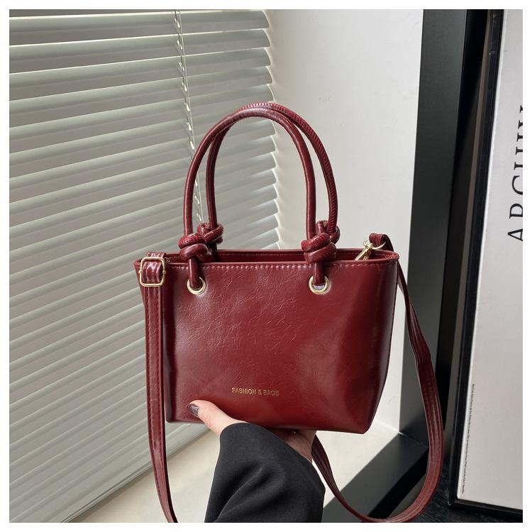 

Vintage Maillard brown small bag women s 2025 new autumn and winter popular versatile messenger bag fire bucket bag