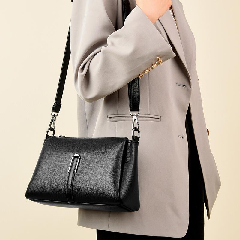 Bag women's bag 2025 new soft leather shoulder armpit bag versatile multi-layer large-capacity middle-aged mother messenger bag