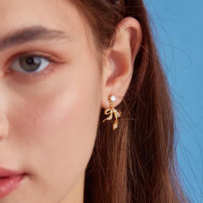 Shining ribbon earring