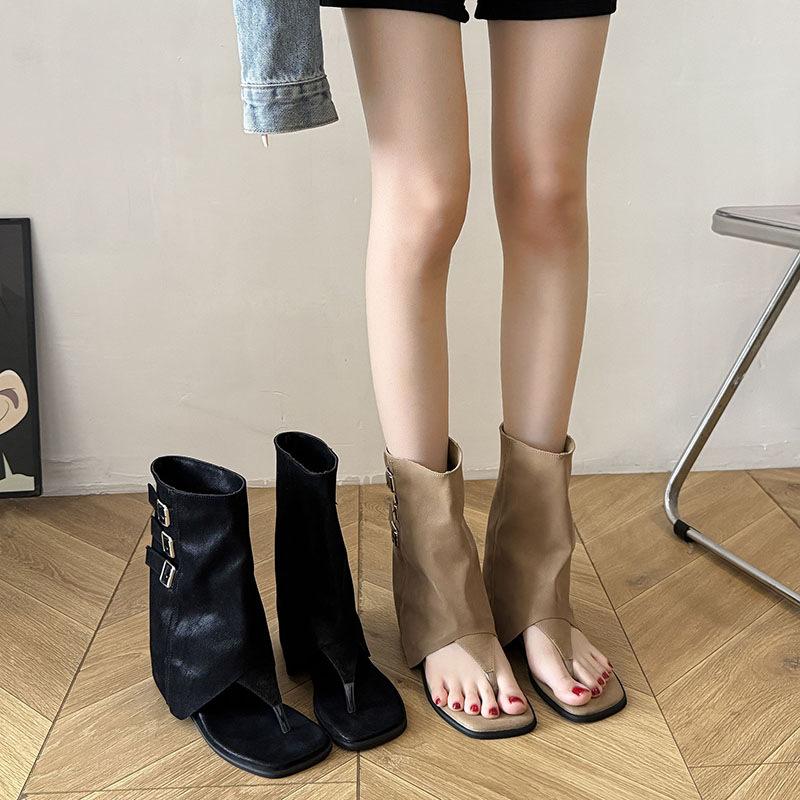 Retro toe sandals women's new spring and summer belt buckle short trousers boots flat herringbone cool boots women