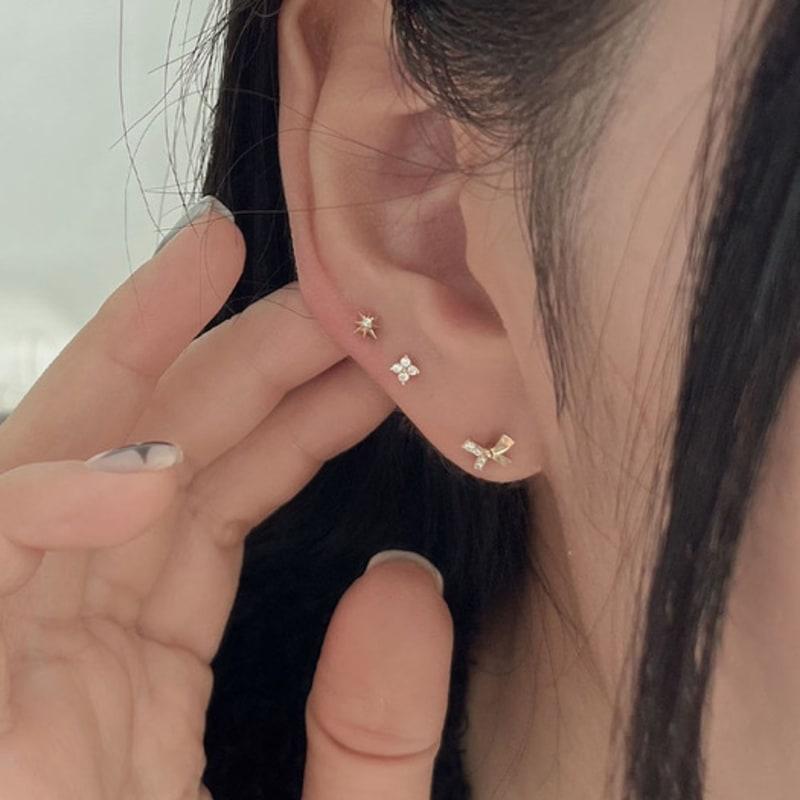 youngglow 14k half cubic ribbon piercing