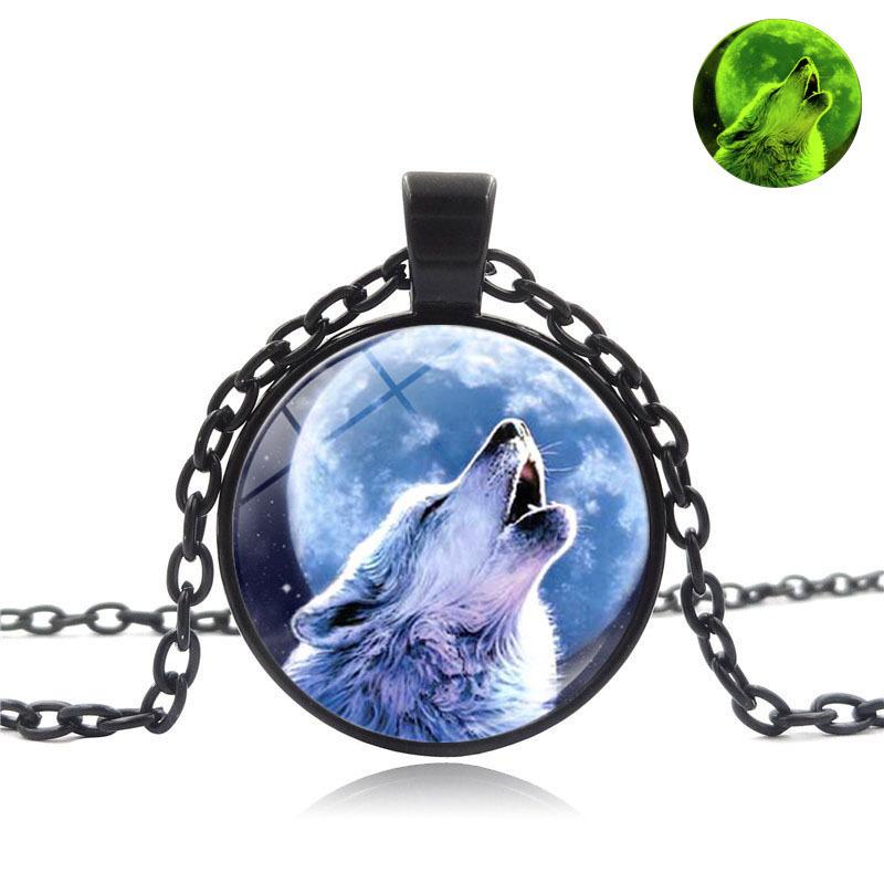 Glowing Howling Wolf Moon Gemstone Pendant Necklace Women's Fashion Versatile Black Sweater Chain