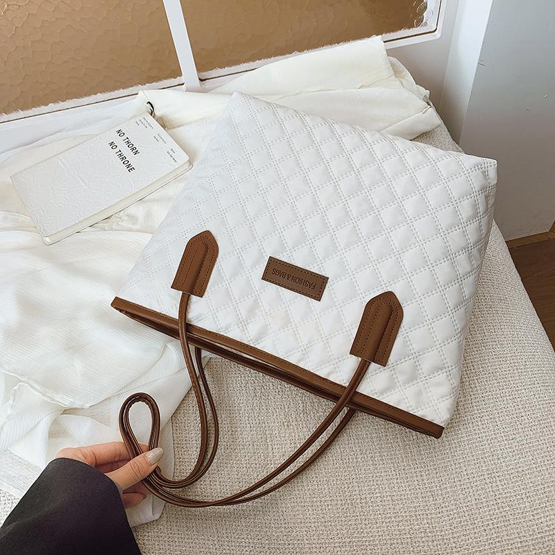 Fashion Rhombus Large Capacity Bag Women's 2025 New Casual Foreign Versatile Shoulder Bag Student Class Tote Bag