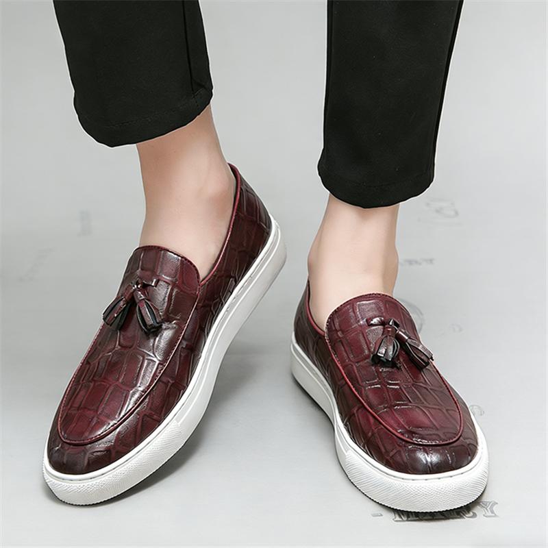Designer New Men's Leather Casual Shoes Luxury Tassels Slip on Loafers Male Comfortable Sneakers Tenis Masculino Zapatos Hombre