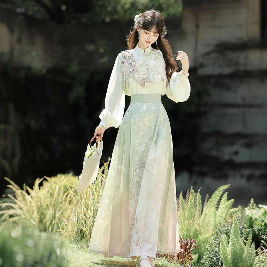 Yi Meng Ge Originales Feenhaftes Hanfu Damen Set: Oberteil und Rock im chinesischen Stil