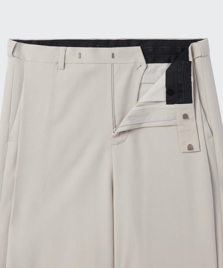 Musinsa Standard Deep Tuck Overlap Wide Hidden Banding Slacks [Dusty Cream]