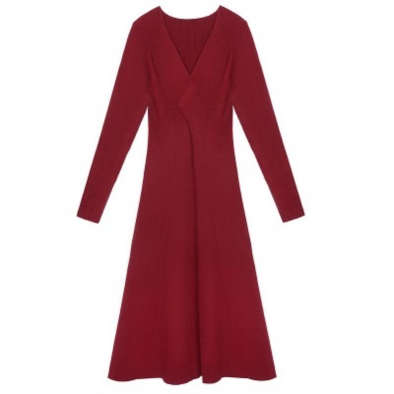 Niche Design Sense V-neck Red Knitted Dress Autumn and Winter New Temperament Sweater Skirt Annual Meeting Dress Skirt