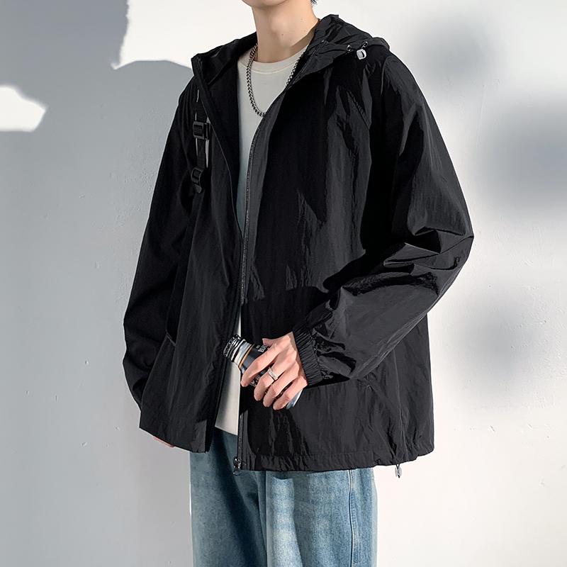 Chaqueta Fina de Verano con Capucha para Hombre Impermeable Ropa de Protección Solar Cremallera Completa Secado Rápido Piel Negra Cortavientos