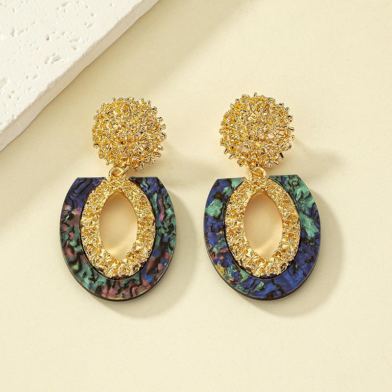 Retro Palace-Inspired Stud Earrings – Classic Vintage Jewelry for Women’s Sophisticated Look