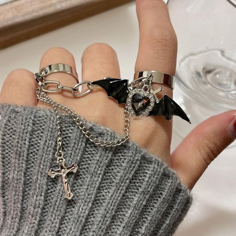 Halloween Devil Crossed Chain Rings Metal Double Finger Rings Fashion Punk Jewelry for Women Girls Ladies Accessories