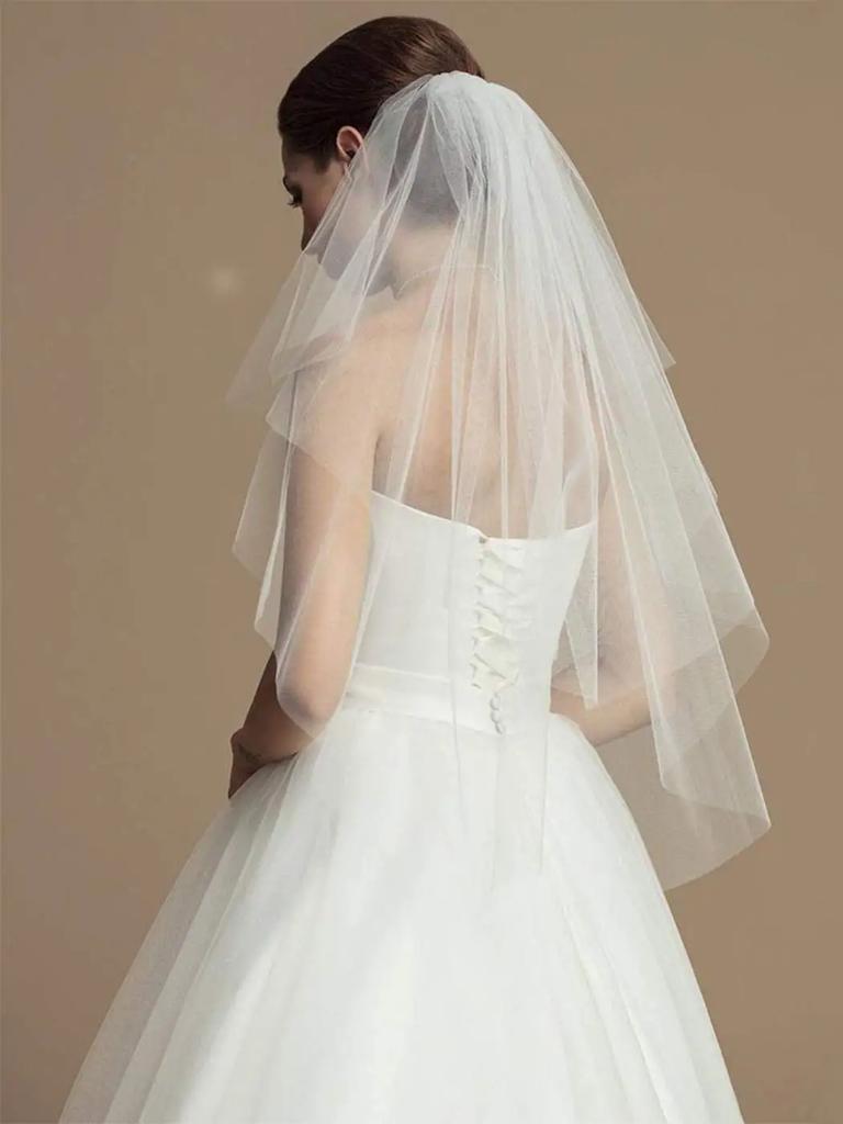 2 Tiers White Ivory Bride Wedding Veil Short Fingertip Bridal Tulle Veil with Comb and Cut Edge Velos De Novia Largosbridal Veil