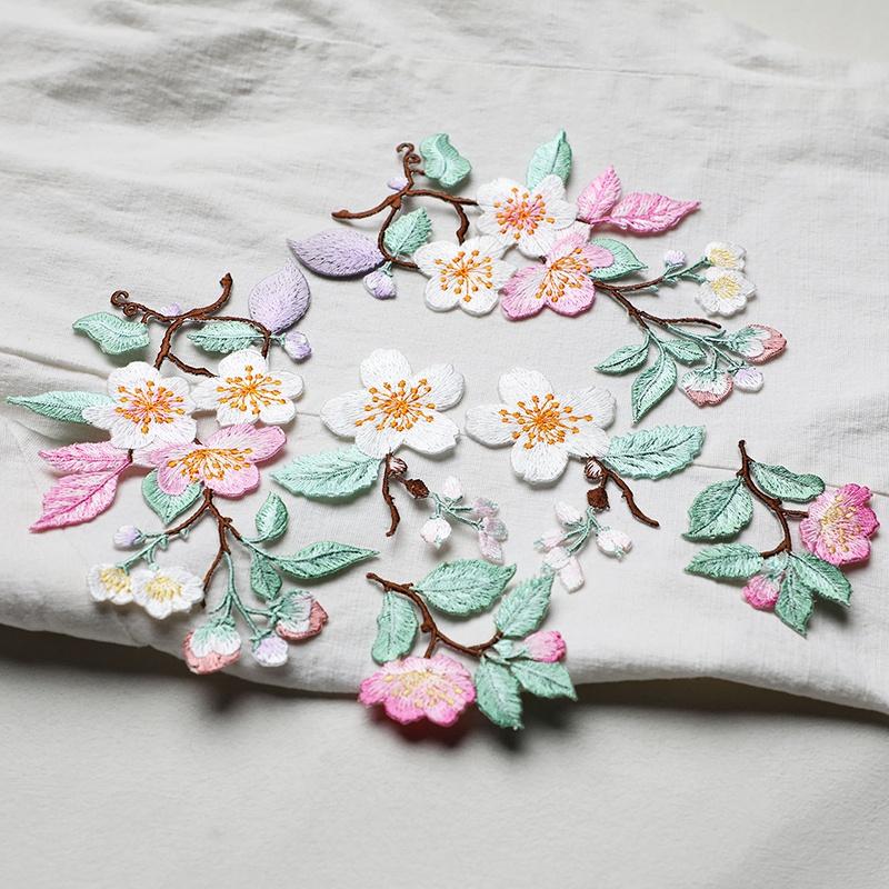1Pcs Jacket Jeans Craft Accessories Flower Embroidery Patch Iron On Elegant Patches For Clothes Bags DIY Embroidered Stickers
