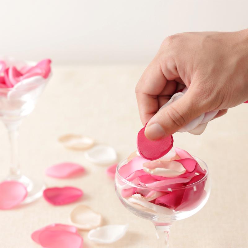 200 Silk Rose Petals, Burned Edge, Handmade, Cream Glow, Wedding Decor