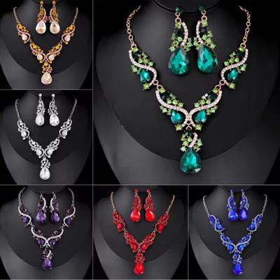 Ensemble de Bijoux Strassés Exagérés Collier Scintillant pour Femme Ensemble Collier Boucles d'Oreilles Goutte d'Eau Femmes