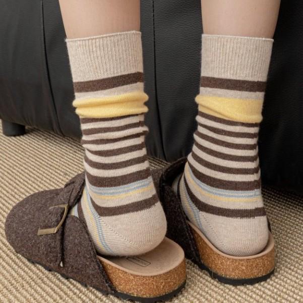Korean Retro Mori Color Block Striped Mid-Calf Socks - Women's Breathable Autumn/Winter Birkenstock Double-Needle Scrunch.