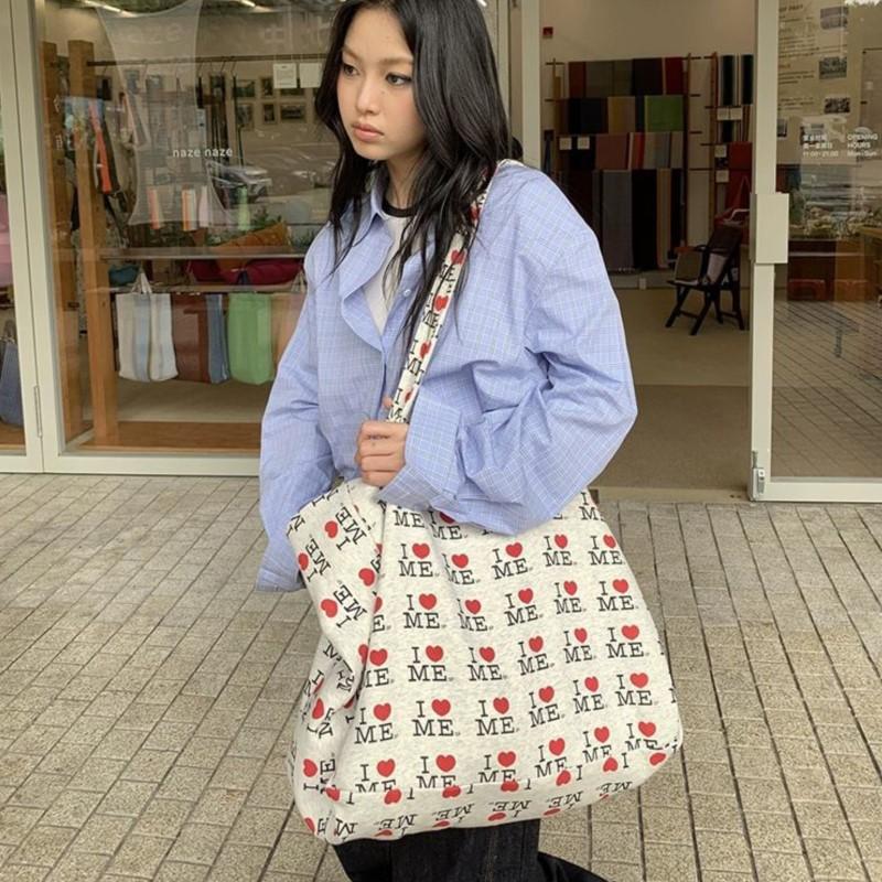 Korean Letter Heart Print Tote Bag Women Large Capacity Canvas Shoulder Bag Ladies Lightweight Versatile Everyday Casual Handbag