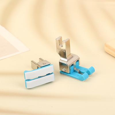 1ks Cd1/32'' 1/16'' Průmyslový šicí stroj Plastová Dvojitá kompenzační patka Šicí stroj s vázaným stehem Standardní patka
