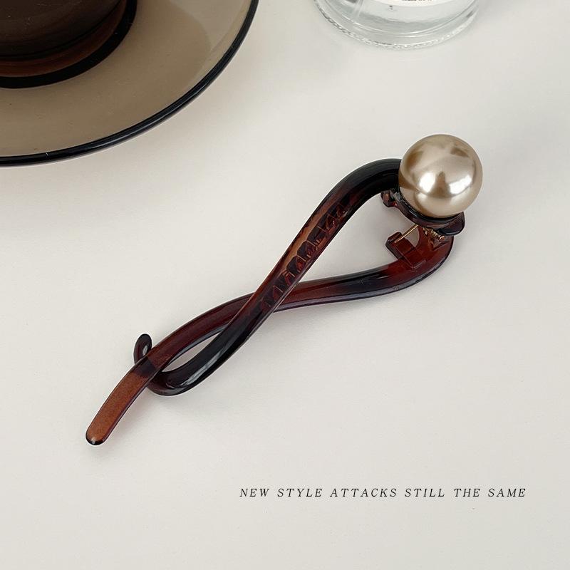 

Elegant Pearl Twist Hair Clip: Updo Frog Buckle Barrette