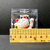 1 Pcs 2 Inch Mini Movable Claw Lucky Cat Ornament Solar Powered Cute Decor for Car Dashboard Living Room Desk Gift