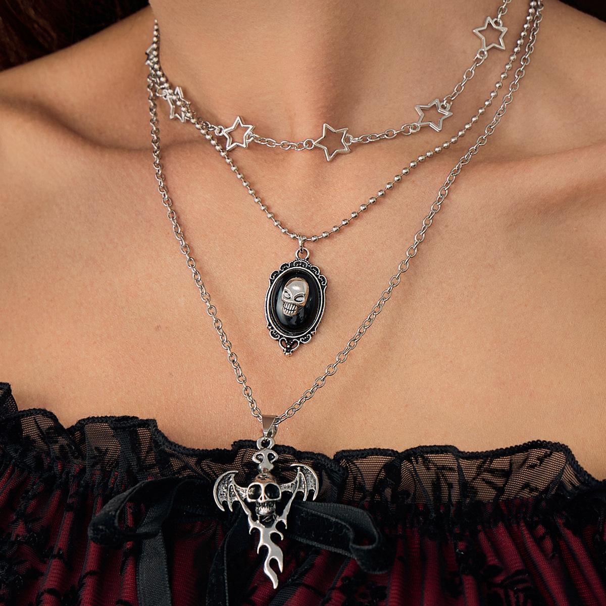 Creative Halloween Skull Pendant Stacked With Necklace, Gothic Dark Wind Bat Wing Necklace