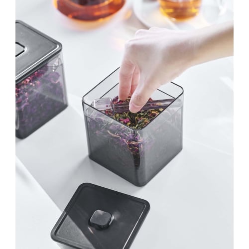 Yamazaki Tower Square Storage Container with Spoon and Valve, Black, Approx. W9.2 x D9.2 x H10.2cm, for Seasonings and Tea Leaves, Anti-oxidation, 546