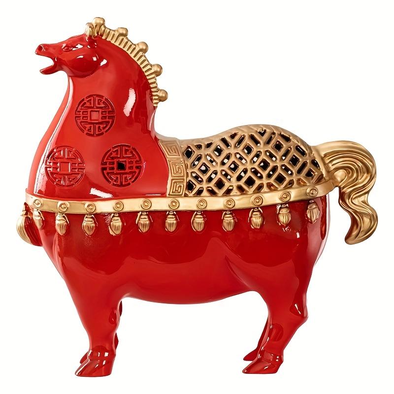 

Элегантная курильница для благовоний в китайском стиле, сплав с дизайном золотой лошади, сложные золотые узоры, эффект завихрения дыма, идеально подходит для украшения дома или офиса 1pc красный