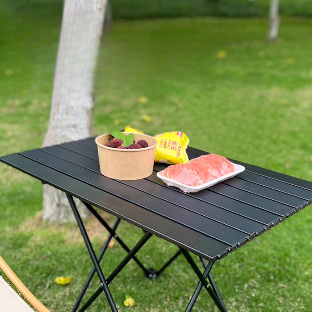 Venkovní Kempingový Skládací Stůl Přenosný Piknikový Barbecue Stolek Ultralehký Skládací Stolek s Rolovací Deskou Kempování Turistika Rybaření Kovové Stoly