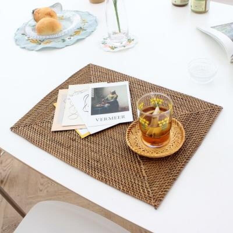 Inner rattan square placemat