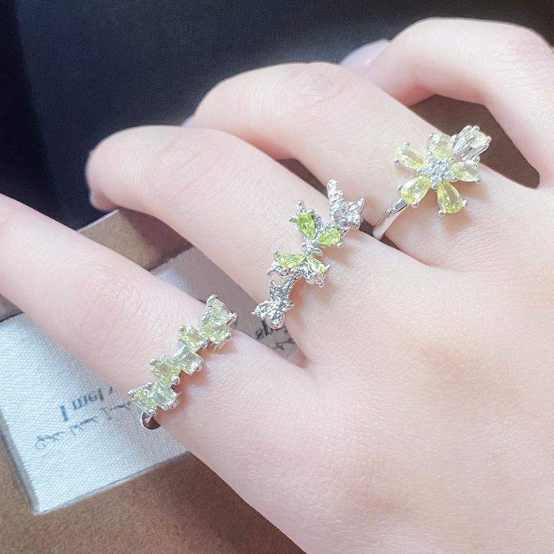 Small Fresh Yellow-Green Zircon Butterfly Flower Row Diamond Ring, Cool Feeling, Light Luxury, High Sense, Niche Colored Treasure Ring Woman