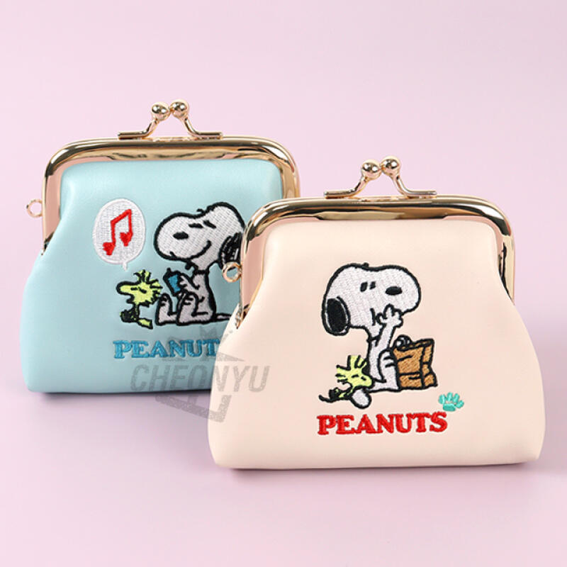 

[Peanuts] Peanuts Snoopy Embroidered Coin Purse Pouch light blue