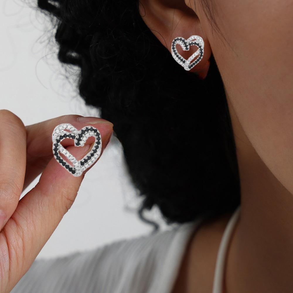 Black Awn Herz-Ohrstecker aus schwarzem Stein