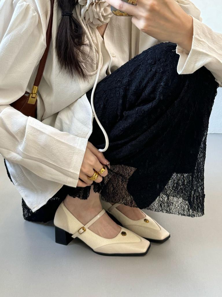 Camellia retro single shoes women's thick heels are not tired of feet Korean version niche high heels woven high-end shoes women's versatile