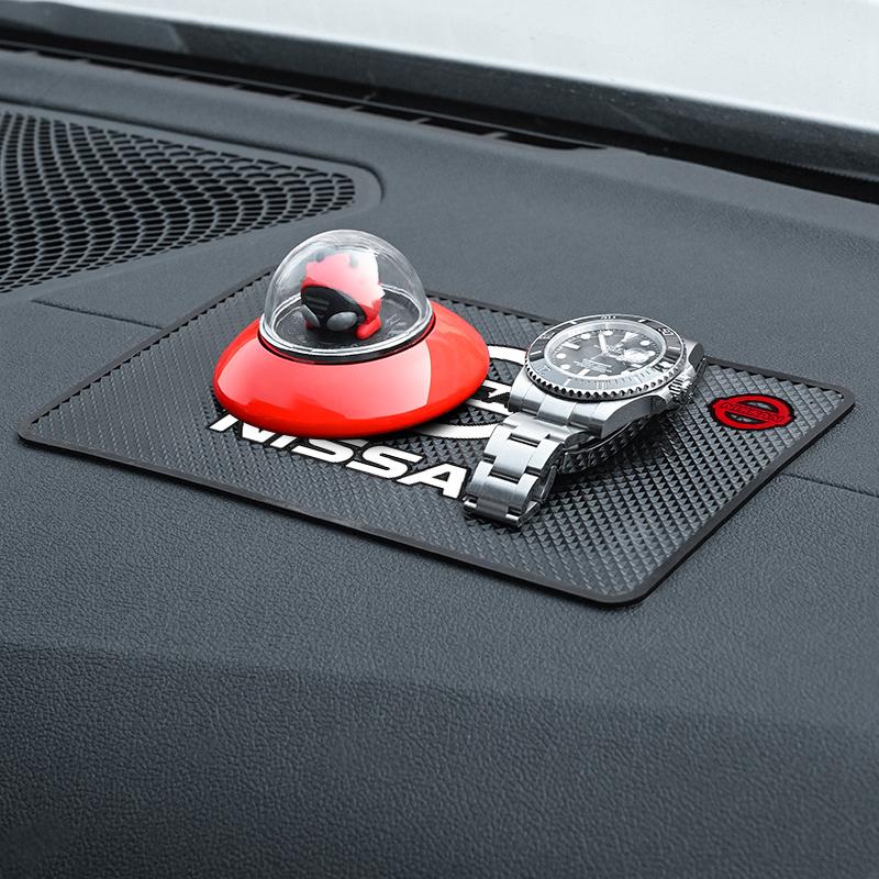 1Pcs Car Emblem Anti Slip Pad Phone Holder Non-Slip Mat Car Stlying For Nissan Nismo Qashqai X J10 Trail Tiida Juke Teana Pulsar Altima