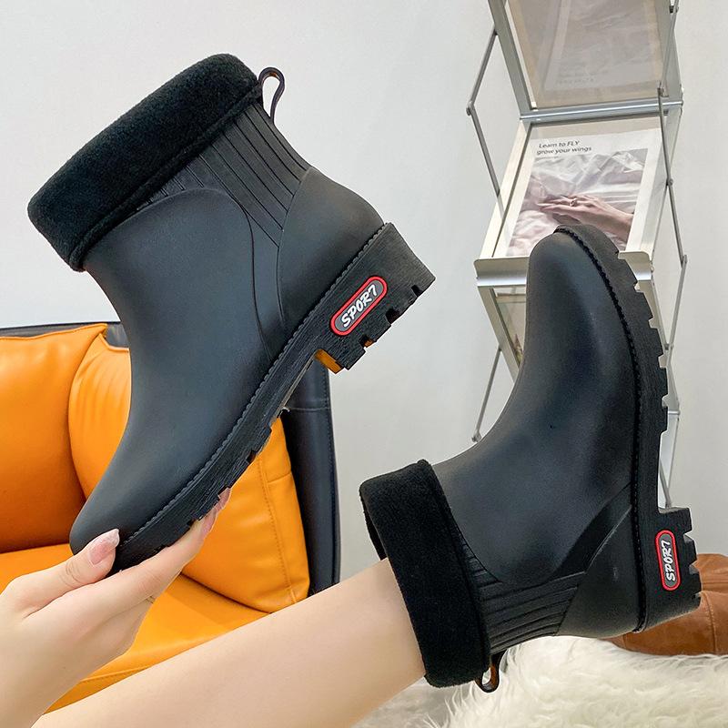 2025 new low-tube warm rain shoes outer wear women's medium-tube rain boots four-season water shoes plus cotton rubber shoes 2025